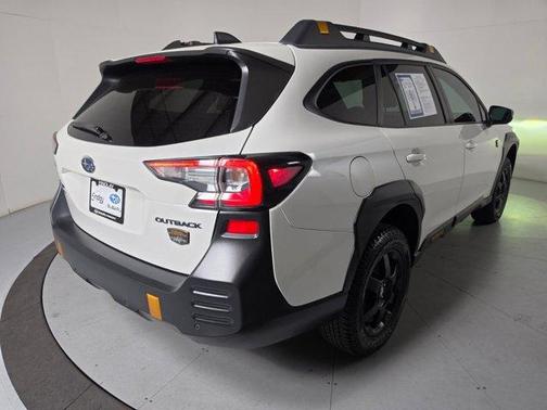 Crystal White Pearl 2024 Subaru Outback Wilderness
