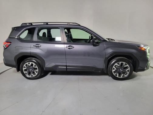 2025 Subaru Forester Base