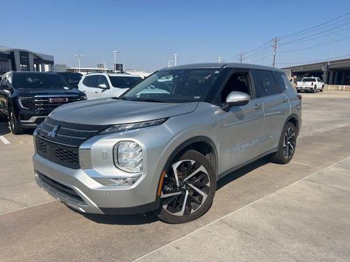 2024 Mitsubishi Outlander SE