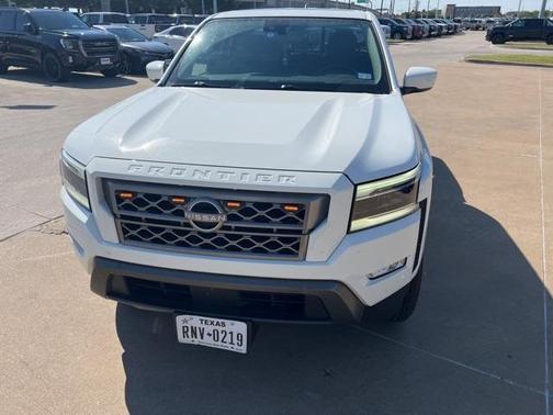 2022 Nissan Frontier SV