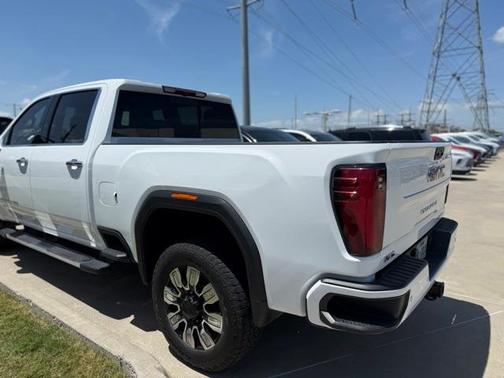 2024 GMC Sierra 2500 Denali