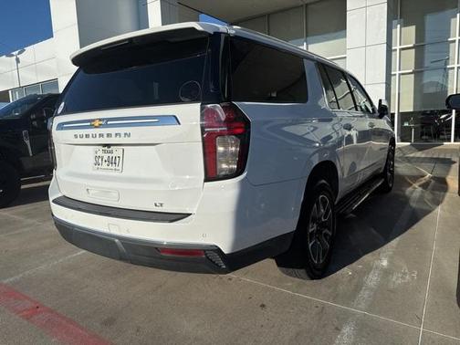 2022 Chevrolet Suburban LT