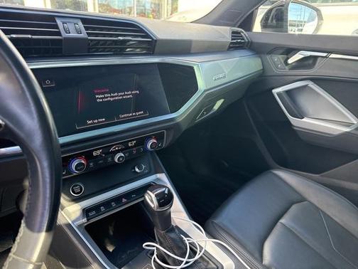 2023 Audi Q3 45 S line Premium