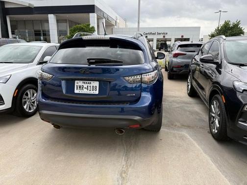 2017 INFINITI QX70 Base