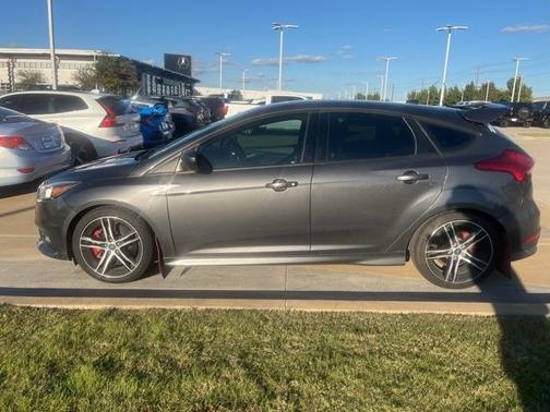 2018 Ford Focus ST Base