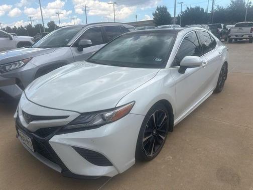 Pearl 2018 Toyota Camry XSE