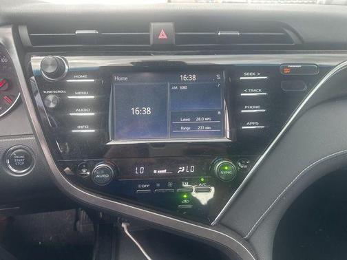 Pearl 2018 Toyota Camry XSE
