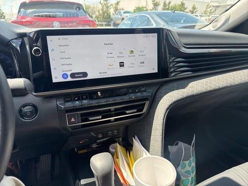 Metal 2025 Toyota Camry XLE