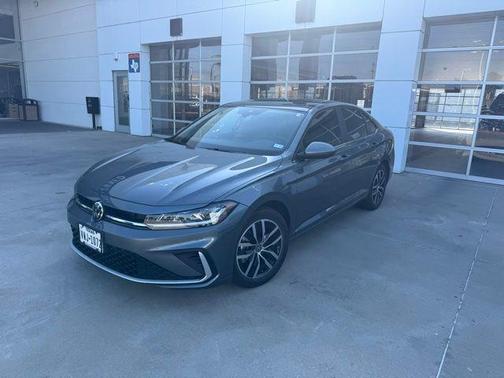 Platinum Gray Metallic 2025 Volkswagen Jetta 1.5T SE