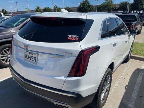 2022 Cadillac XT5 Premium Luxury