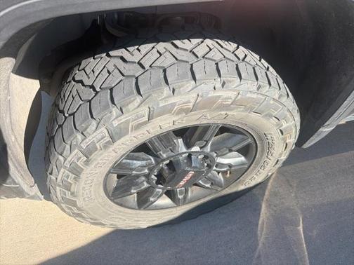 2024 GMC Sierra 2500 AT4