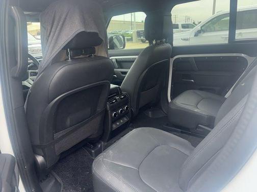 Fuji White 2025 Land Rover Defender P400 X-Dynamic SE