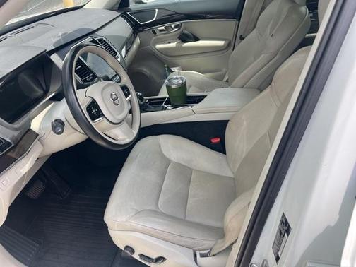2018 Volvo XC90 T5 Momentum
