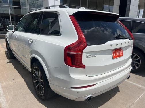 2018 Volvo XC90 T5 Momentum