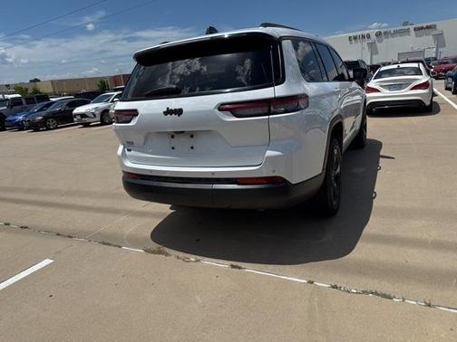 2022 Jeep Grand Cherokee L Laredo