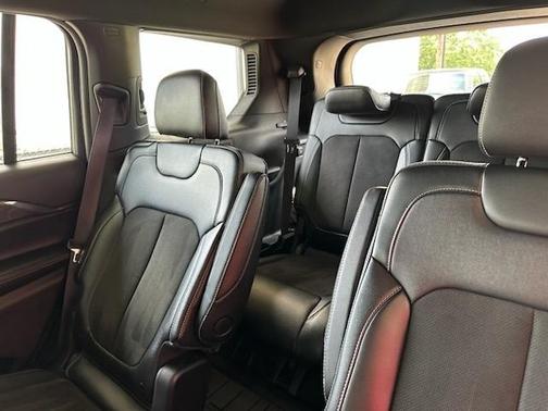 2022 Jeep Grand Cherokee L Laredo