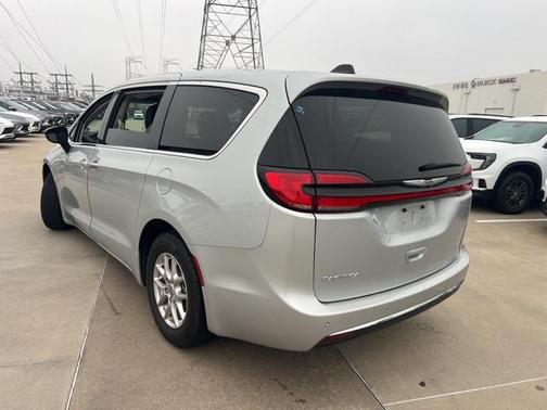 2024 Chrysler Pacifica Touring-L
