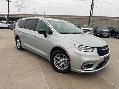 2024 Chrysler Pacifica Touring-L