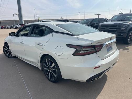 2023 Nissan Maxima SV