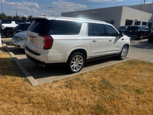 White Frost Tri-Coat 2022 GMC Yukon XL Denali