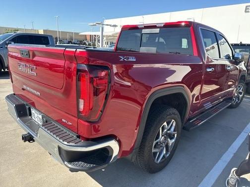 2024 GMC Sierra 1500 SLT