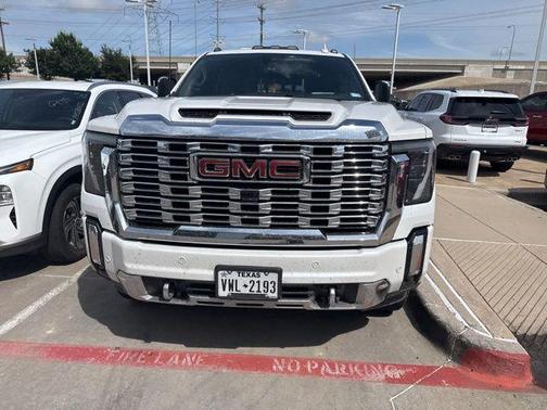 White Frost Tri-Coat 2024 GMC Sierra 2500 Denali