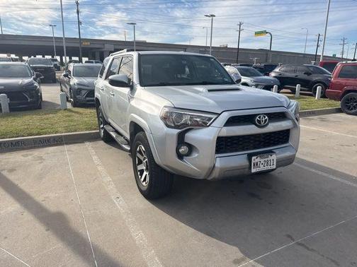 Classic Silver Metallic 2018 Toyota 4Runner SR5