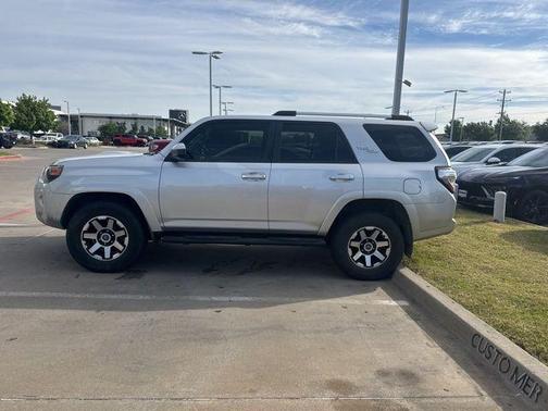 Classic Silver Metallic 2018 Toyota 4Runner SR5