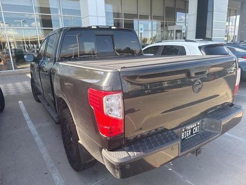 2018 Nissan Titan SL