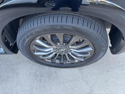 2015 INFINITI QX80 Base