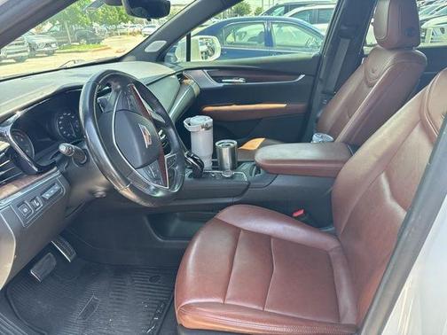 Crystal White Tri-Coat 2020 Cadillac XT5 Sport