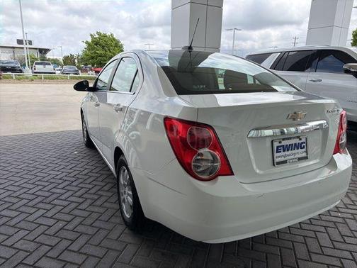 Summit White 2015 Chevrolet Sonic LT