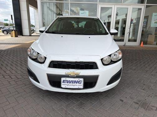 Summit White 2015 Chevrolet Sonic LT