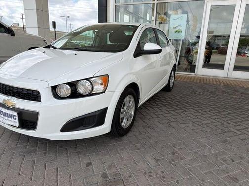 Summit White 2015 Chevrolet Sonic LT
