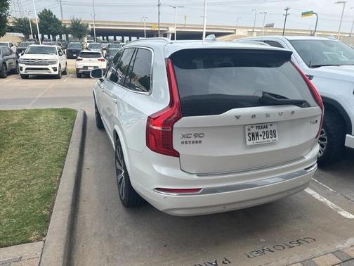 2022 Volvo XC90 T6 Inscription 7 Passenger