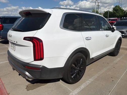 Glacial White Pearl 2022 Kia Telluride SX