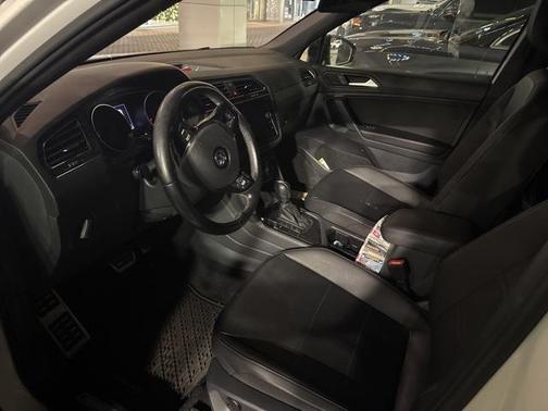 2020 Volkswagen Tiguan 2.0T SE R-Line Black