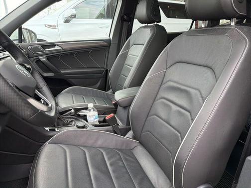 Opal White Pearl Effect 2024 Volkswagen Tiguan 2.0T SEL R-Line