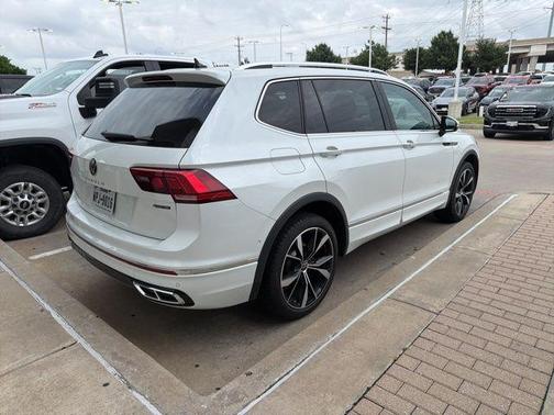 Opal White Pearl Effect 2024 Volkswagen Tiguan 2.0T SEL R-Line