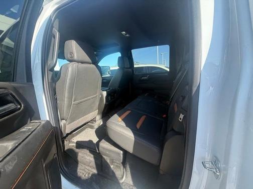 2025 GMC Sierra 2500 AT4