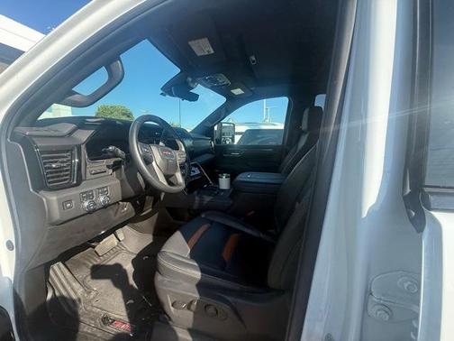 2025 GMC Sierra 2500 AT4