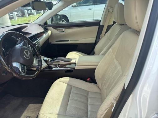 White Pearl 2016 Lexus ES 350 Base