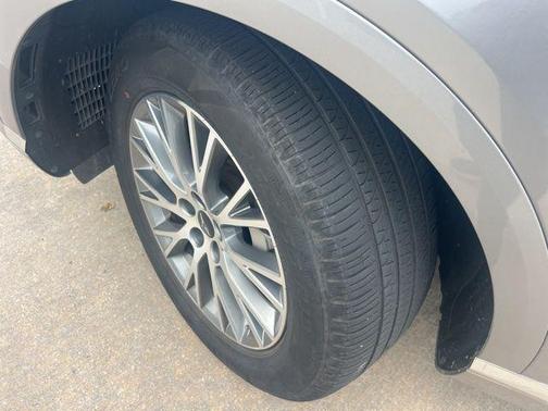 2025 Genesis GV80 2.5T