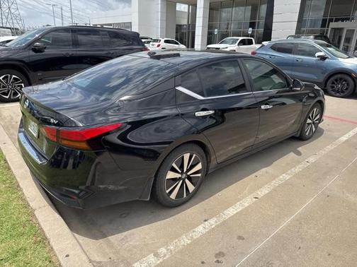 2022 Nissan Altima 2.5 SV