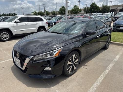 2022 Nissan Altima 2.5 SV