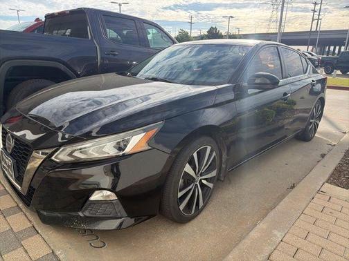 Black 2019 Nissan Altima 2.5 SR