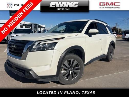 2024 Nissan Pathfinder SV