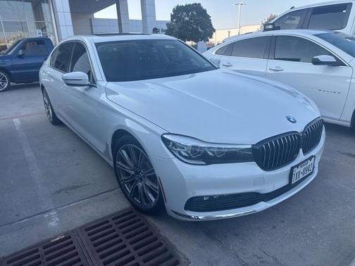 2016 BMW 740 i
