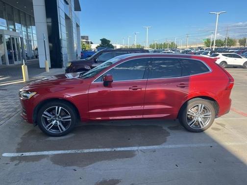 2021 Volvo XC60 T5 Momentum