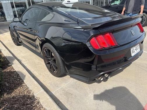 2017 Ford Shelby GT350 Base